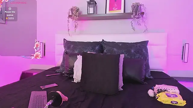 isabella simons online show from 02.21.26