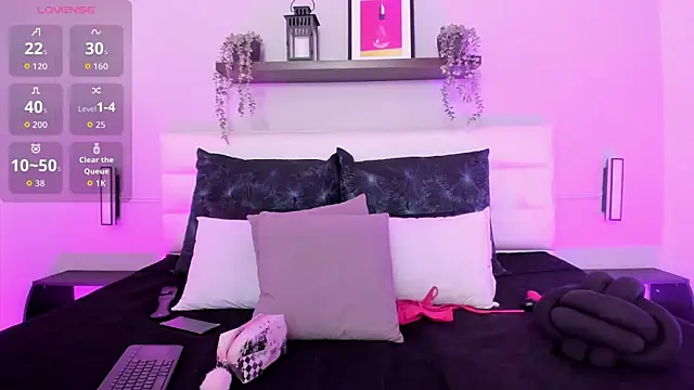 isabella simons online show from 05.03.26