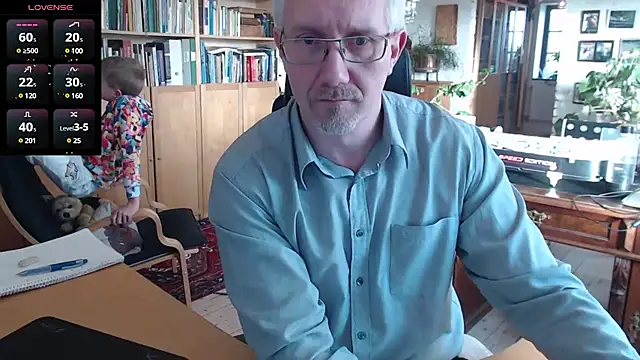 Snapshot of tom-swede chatting on 12.17.24 tom-swede online show from 12.17.24