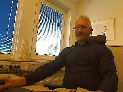 Snapshot of tom-swede chatting on 07.27.26 tom-swede online show from 07.27.26