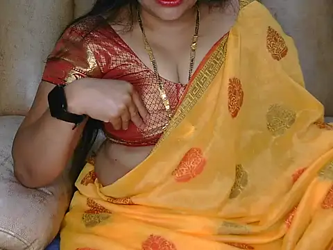 Snapshot of Traditional_Housewife_ chatting on 03.01.25 Traditional Housewife  online show from 03.01.25