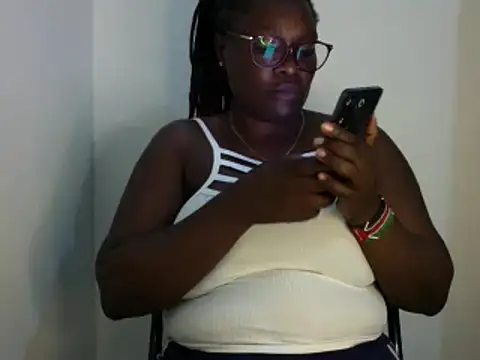 Snapshot of Nevvy_Pretty chatting on 01.23.25 Nevvy Pretty online show from 01.23.25