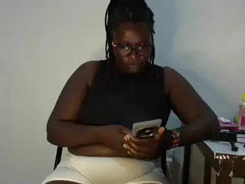 Snapshot of Nevvy_Pretty chatting on 01.24.25 Nevvy Pretty online show from 01.24.25