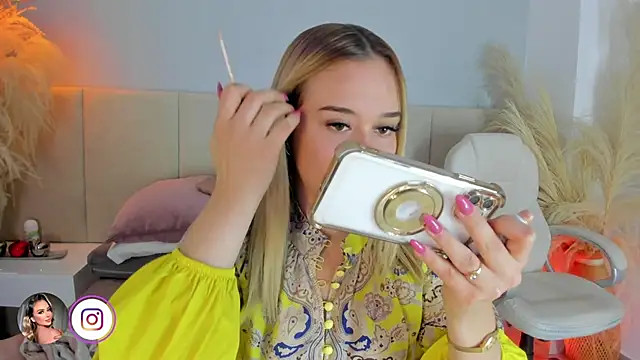 Snapshot of sofia_pamela chatting on 02.04.26 sofia pamela online show from 02.04.26