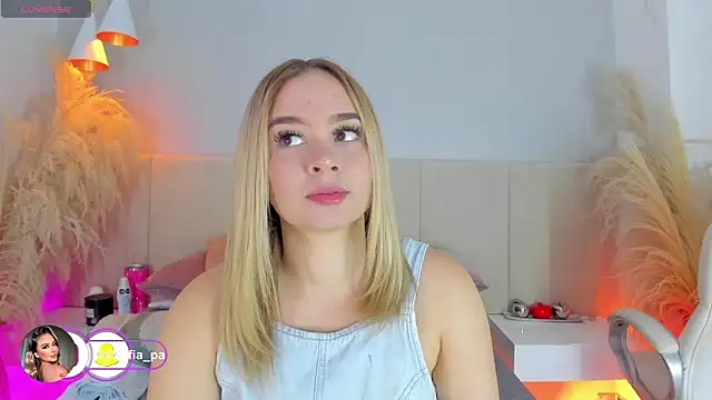 Snapshot of sofia_pamela chatting on 02.10.26 sofia pamela online show from 02.10.26