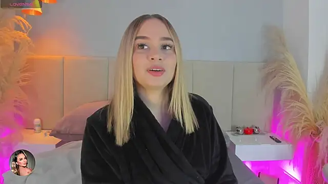 Snapshot of sofia_pamela chatting on 02.19.26 sofia pamela online show from 02.19.26