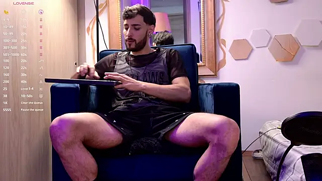 Snapshot of enzo_herrera01 chatting on 02.27.25 enzo herrera01 online show from 02.27.25