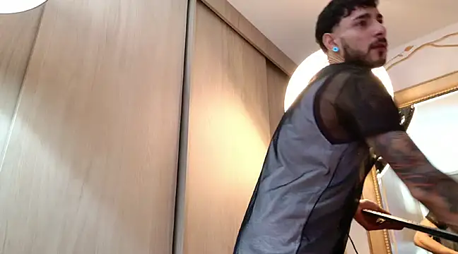 Snapshot of enzo_herrera01 chatting on 02.27.25 enzo herrera01 online show from 02.27.25