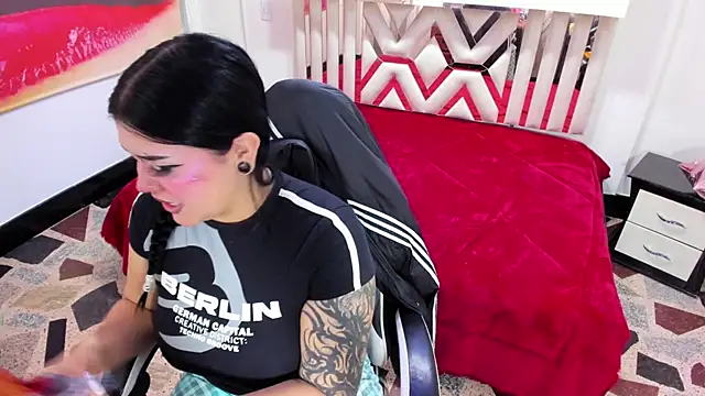 sara winehouse1 online show from 07.28.26