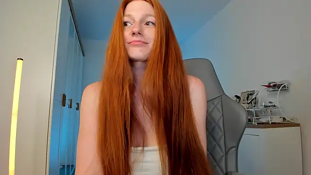 Snapshot of Aliceginger99 chatting on 06.26.26 Aliceginger99 online show from 06.26.26