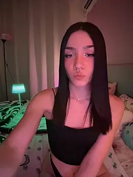 Snapshot of ShannonShanny chatting on 10.14.25 ShannonShanny online show from 10.14.25