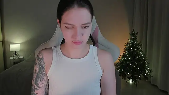 Snapshot of Sonia_moon_ chatting on 12.16.24 Sonia moon  online show from 12.16.24