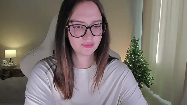 Snapshot of Sonia_moon_ chatting on 12.25.24 Sonia moon  online show from 12.25.24