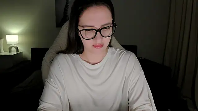 Snapshot of Sonia_moon_ chatting on 03.05.25 Sonia moon  online show from 03.05.25