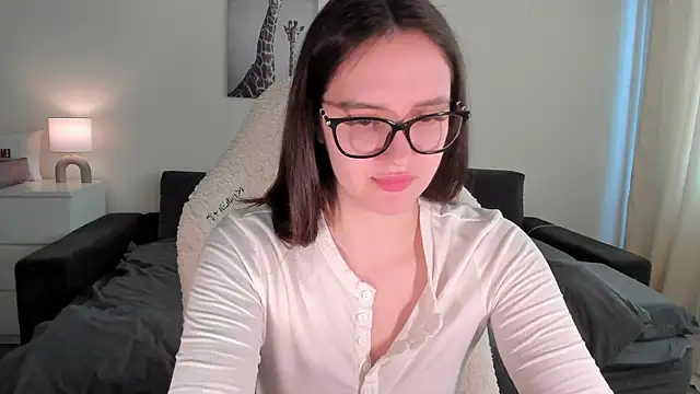 Snapshot of Sonia_moon_ chatting on 03.23.25 Sonia moon  online show from 03.23.25