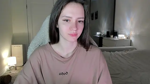 Snapshot of Sonia_moon_ chatting on 10.12.25 Sonia moon  online show from 10.12.25