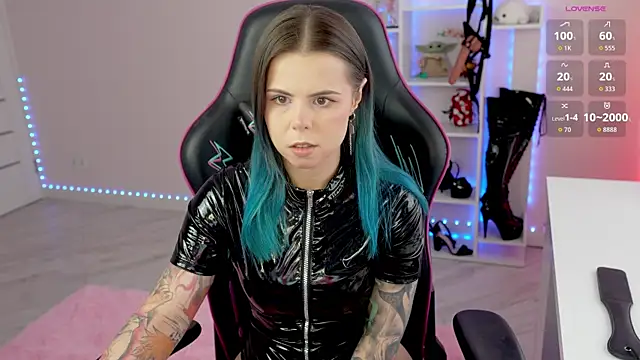 Snapshot of Latex_Kitty chatting on 04.09.26 Latex Kitty online show from 04.09.26