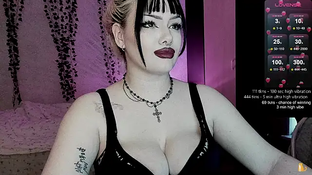 strawberry elfcat online show from 03.30.26