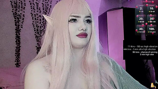 strawberry elfcat online show from 05.21.26