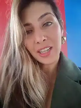 Snapshot of scarlett_moore chatting on 05.04.26 scarlett moore online show from 05.04.26