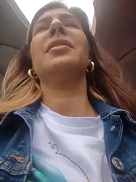 Snapshot of scarlett_moore chatting on 05.25.26 scarlett moore online show from 05.25.26