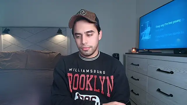 Snapshot of thonylewys chatting on 10.03.25 thonylewys online show from 10.03.25