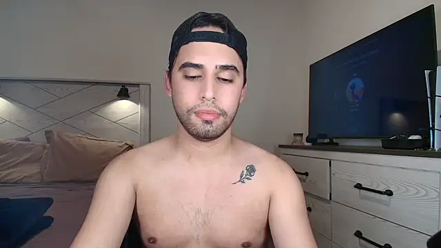 Snapshot of thonylewys chatting on 10.06.25 thonylewys online show from 10.06.25