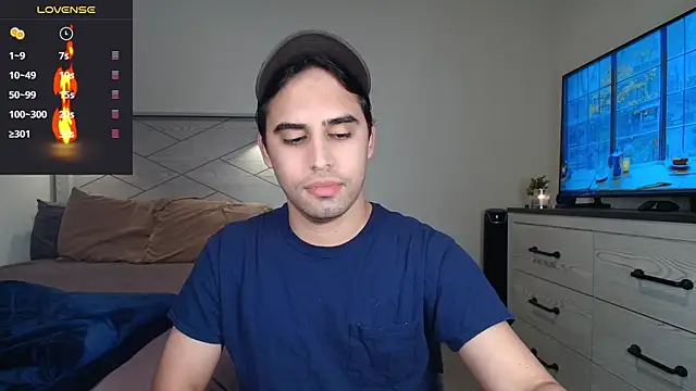 Snapshot of thonylewys chatting on 10.20.25 thonylewys online show from 10.20.25