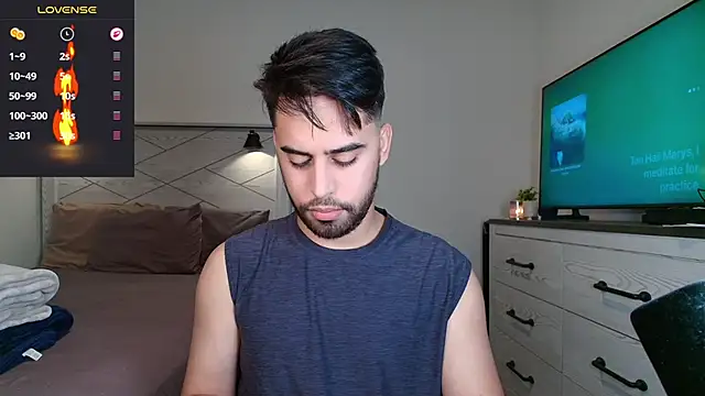 Snapshot of thonylewys chatting on 11.18.25 thonylewys online show from 11.18.25