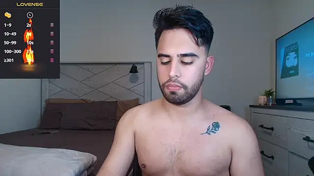 Snapshot of thonylewys chatting on 11.22.25 thonylewys online show from 11.22.25