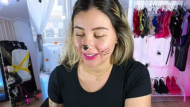 Tawny cox online show from 11.01.25