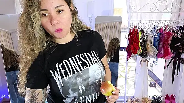 Tawny cox online show from 03.17.26