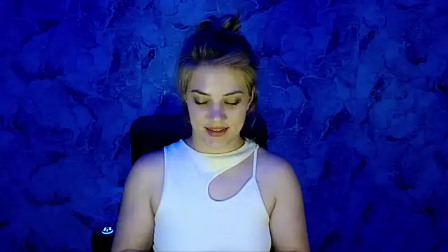 Snapshot of nika_gold1 chatting on 06.06.26 nika gold1 online show from 06.06.26