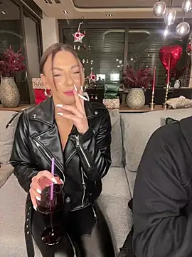 Snapshot of SexOnMyLvL chatting on 12.20.24 SexOnMyLvL online show from 12.20.24