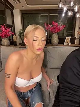 Snapshot of SexOnMyLvL chatting on 01.04.25 SexOnMyLvL online show from 01.04.25