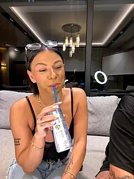 Snapshot of SexOnMyLvL chatting on 09.27.25 SexOnMyLvL online show from 09.27.25