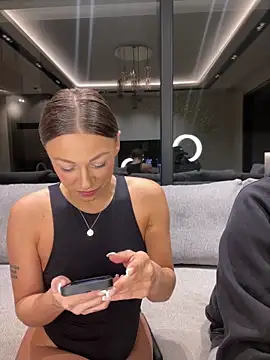 Snapshot of SexOnMyLvL chatting on 10.14.25 SexOnMyLvL online show from 10.14.25