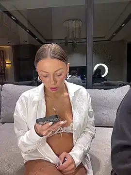 Snapshot of SexOnMyLvL chatting on 10.15.25 SexOnMyLvL online show from 10.15.25