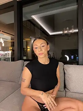 Snapshot of SexOnMyLvL chatting on 10.24.25 SexOnMyLvL online show from 10.24.25