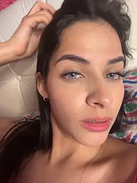 Snapshot of violetta-brown1 chatting on 11.13.25 violetta-brown1 online show from 11.13.25