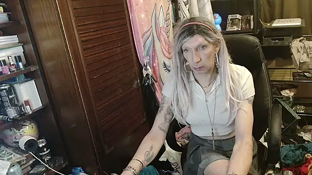 Ombeline1 online show from 04.12.26