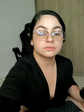 Lia Hurley online show from 05.30.26