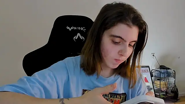 Snapshot of emmamurrr chatting on 12.10.24 emmamurrr online show from 12.10.24