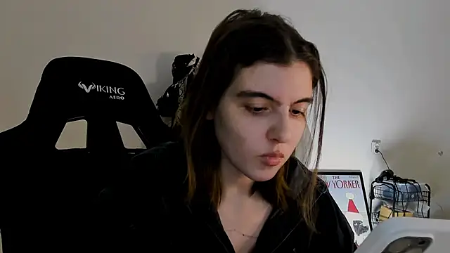 Snapshot of emmamurrr chatting on 12.20.24 emmamurrr online show from 12.20.24