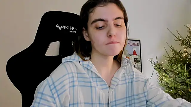 Snapshot of emmamurrr chatting on 12.30.24 emmamurrr online show from 12.30.24