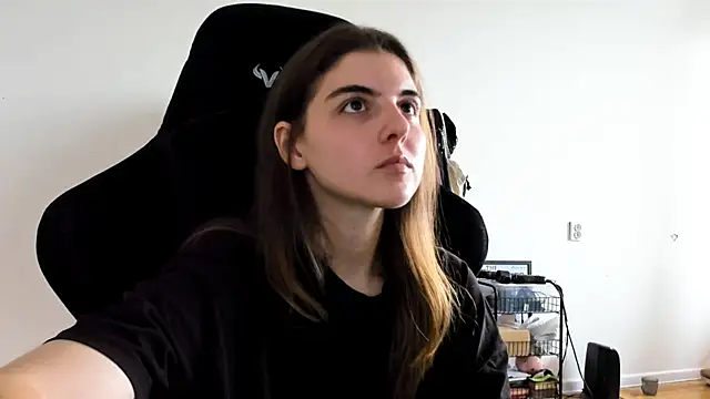 Snapshot of emmamurrr chatting on 09.13.25 emmamurrr online show from 09.13.25