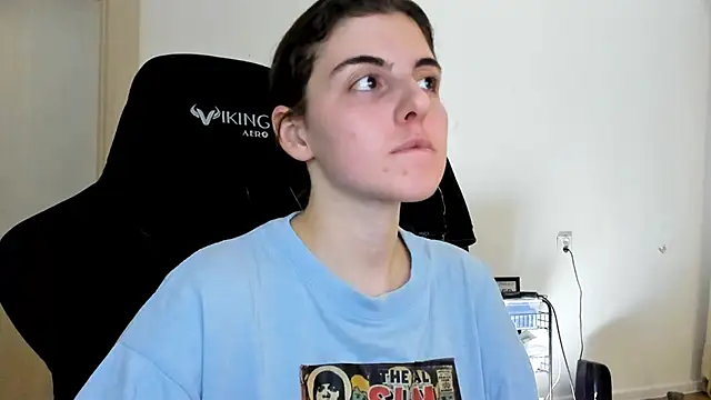 Snapshot of emmamurrr chatting on 11.11.25 emmamurrr online show from 11.11.25