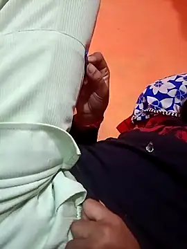 Snapshot of Mangla_Bhabhi chatting on 10.13.25 Mangla Bhabhi online show from 10.13.25