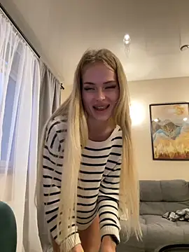 Snapshot of Vladamais chatting on 09.23.25 Vladamais online show from 09.23.25