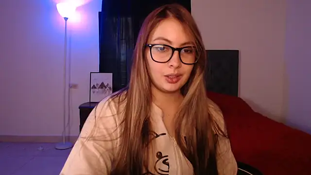 Snapshot of lalawhitte chatting on 03.18.26 lalawhitte online show from 03.18.26